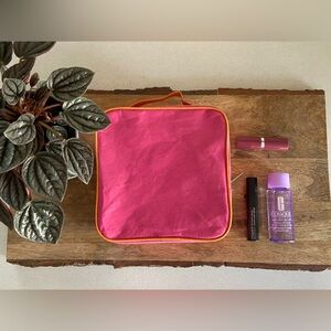 NEW Clinique Minis & Makeup Case Set
